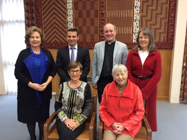 NZ-AucklandCCJ_B-Lesley_Natti_Jayson_Eleanor_F-Wendy_Kathryn_26Jun16